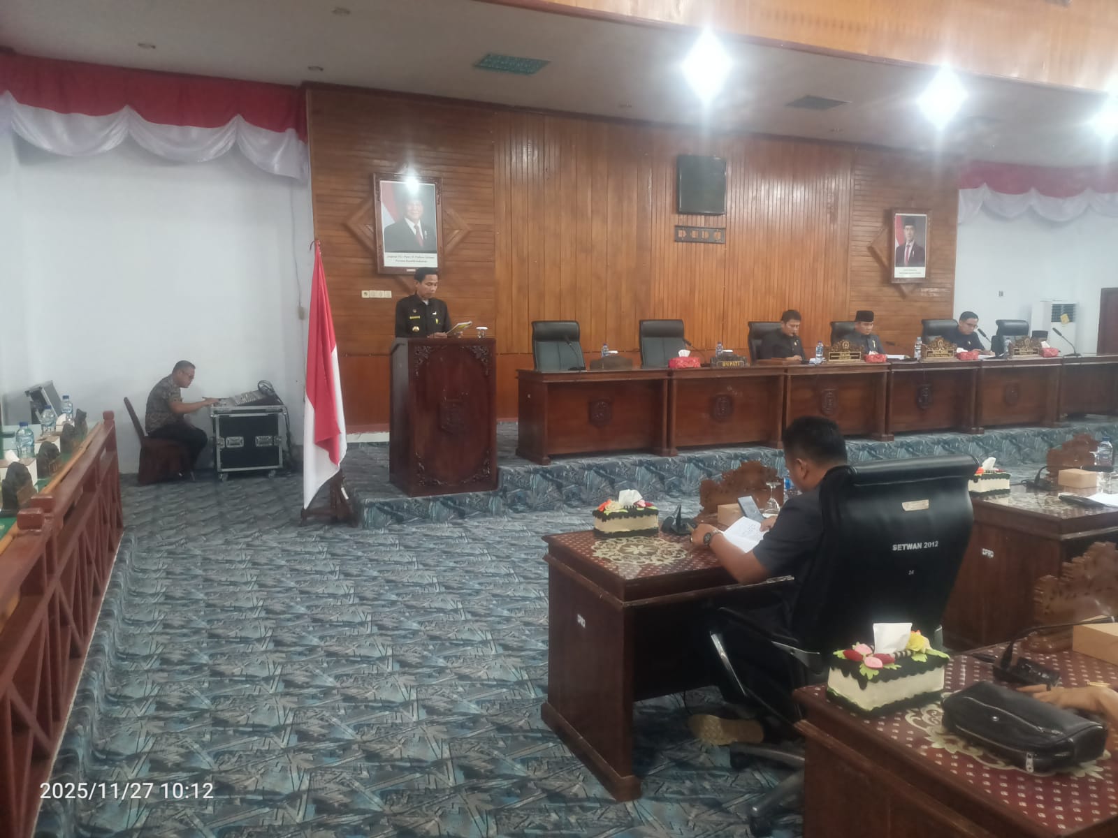 Rapat paripurna DPRD Kaur 